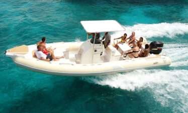 Speed boat